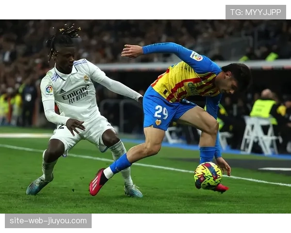 瓦伦西亚主帅分析皇马实力提升，强调球队需自信应战