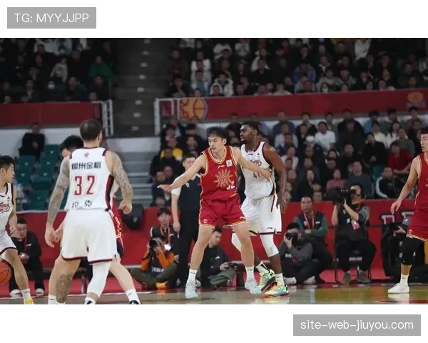 江苏队庞峥麟砍下34分创生涯新高 率队逆转获赛季首胜