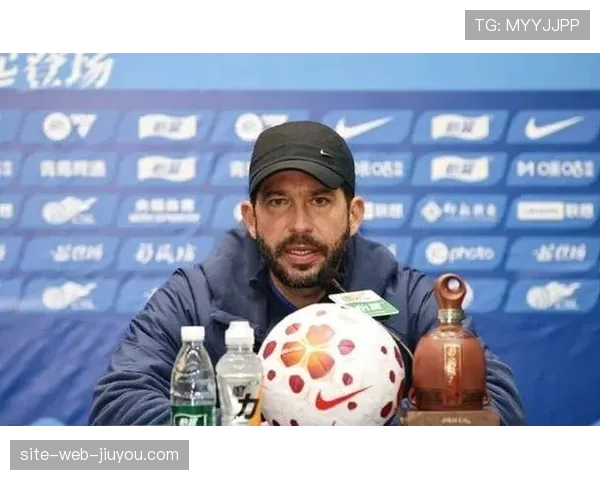 武汉三镇请来墨西哥主帅莫拉 战术风格面临转型阵痛